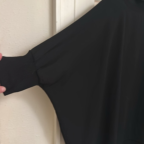 “Poncho” pullover - Picture 2 of 4